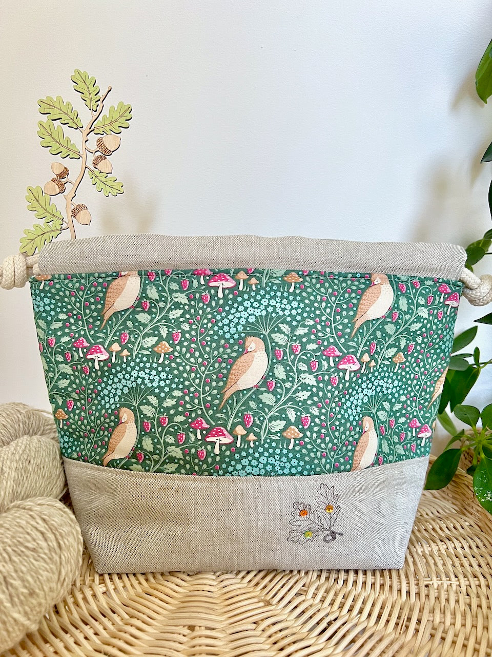 Drawstring Signature Project Bag & Wooden Oak Leaf - Tilda Green Bedtime Birds